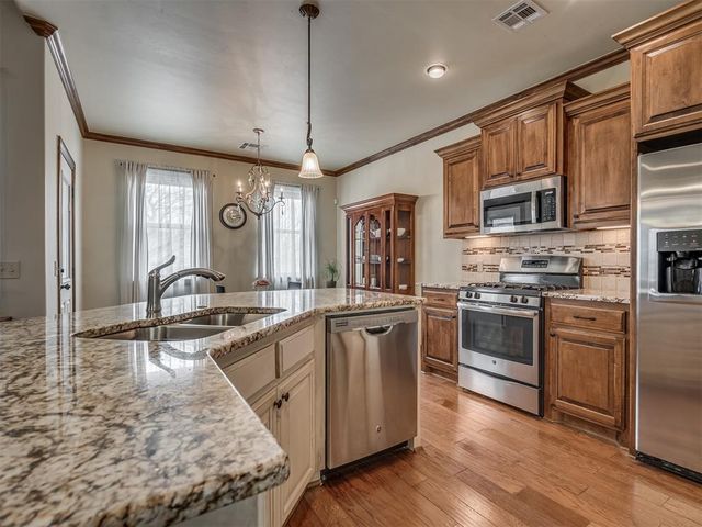 3612 Pistache Lane, Yukon, OK 73099