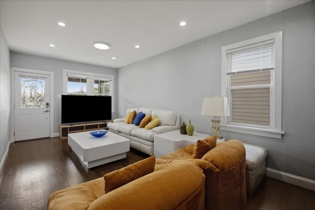 2430 N Normandy Avenue 1, Chicago, IL 60707
