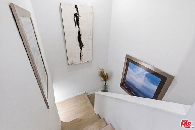 514 S Barrington Avenue 104, Los Angeles, CA 90049