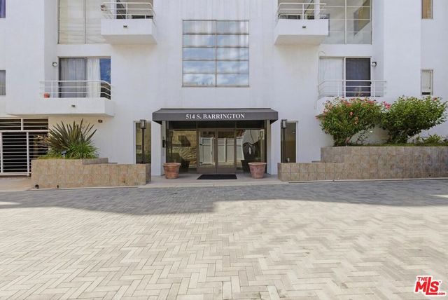 514 S Barrington Avenue 104, Los Angeles, CA 90049