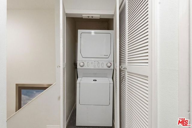 514 S Barrington Avenue 104, Los Angeles, CA 90049