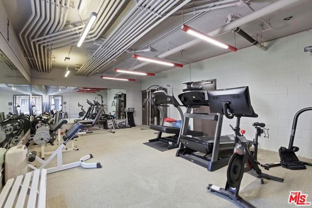 514 S Barrington Avenue 104, Los Angeles, CA 90049