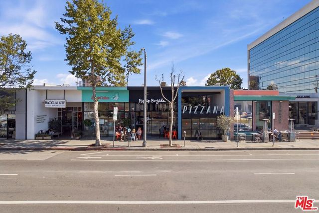 514 S Barrington Avenue 104, Los Angeles, CA 90049