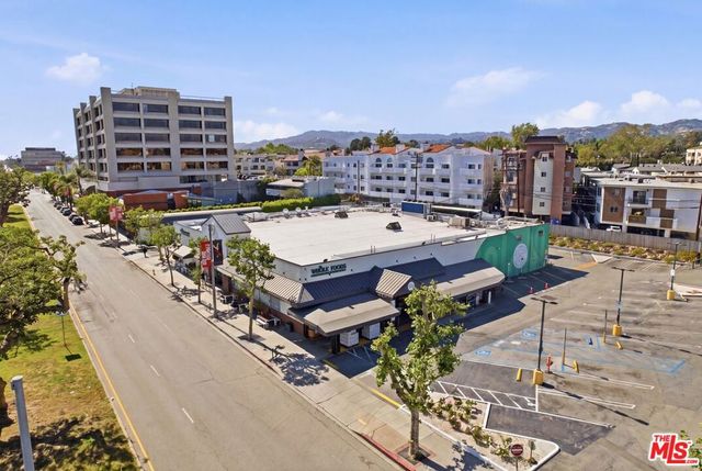 514 S Barrington Avenue 104, Los Angeles, CA 90049