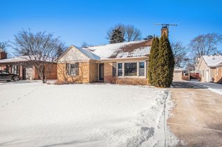 808 S Vail Avenue, Arlington Heights, IL 60005