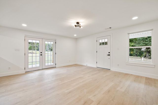 1521 Chatfield Road, Benton, AR 72015