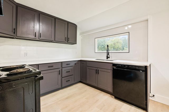 1521 Chatfield Road, Benton, AR 72015