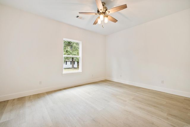 1521 Chatfield Road, Benton, AR 72015