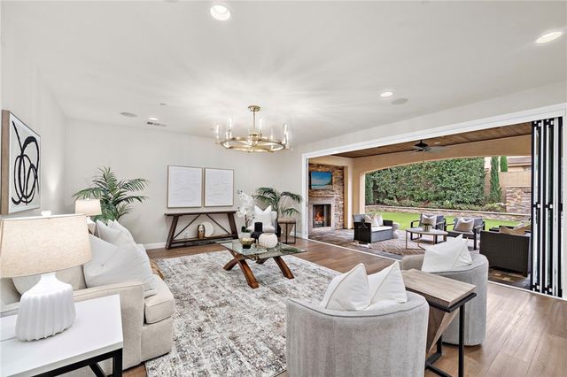 106 Fieldwood, Irvine, CA 92618