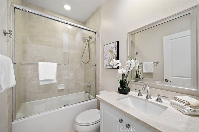 106 Fieldwood, Irvine, CA 92618