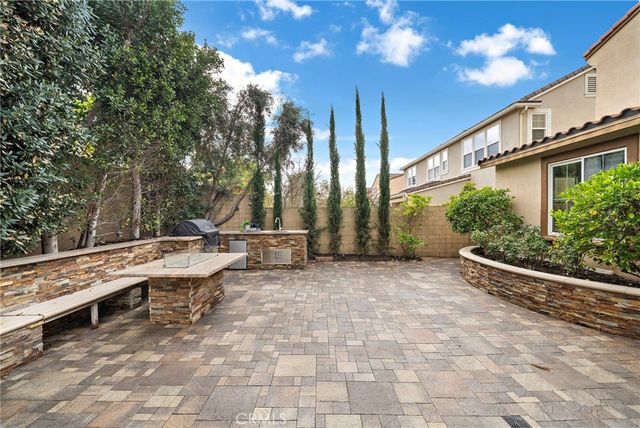 106 Fieldwood, Irvine, CA 92618