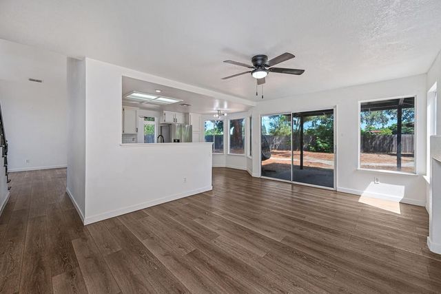 6431 Canyon Creek Way, Elk Grove, CA 95758