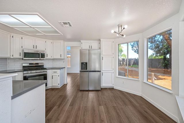 6431 Canyon Creek Way, Elk Grove, CA 95758