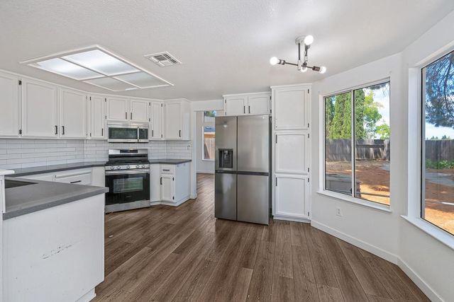 6431 Canyon Creek Way, Elk Grove, CA 95758