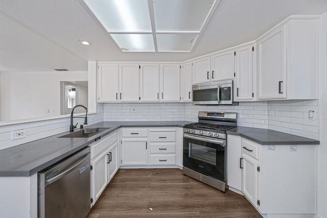 6431 Canyon Creek Way, Elk Grove, CA 95758