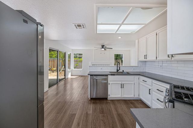 6431 Canyon Creek Way, Elk Grove, CA 95758