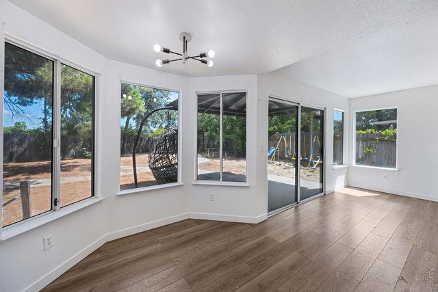 6431 Canyon Creek Way, Elk Grove, CA 95758