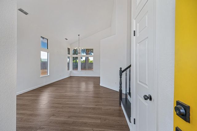 6431 Canyon Creek Way, Elk Grove, CA 95758