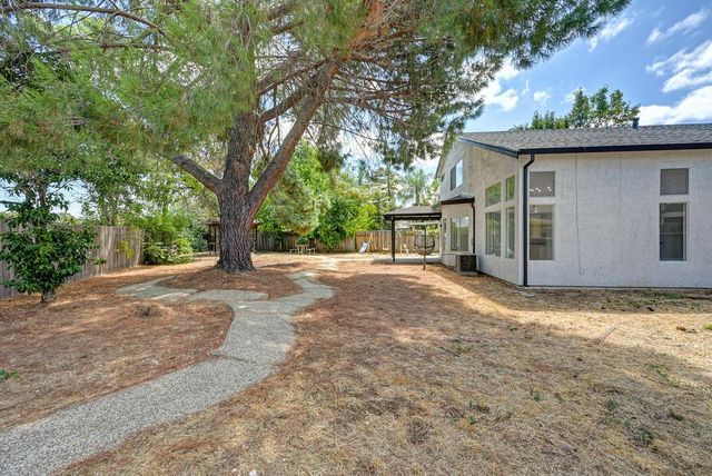 6431 Canyon Creek Way, Elk Grove, CA 95758