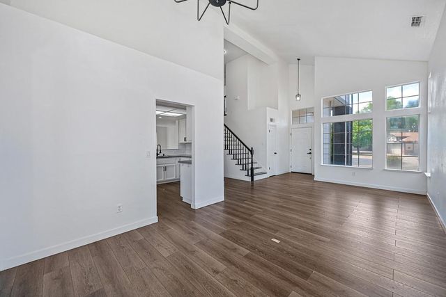 6431 Canyon Creek Way, Elk Grove, CA 95758