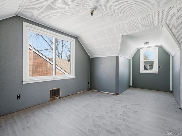 17183 Strasburg Street, Detroit, MI 48205