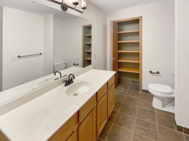 2002 Willow Circle, Centerville, MN 55038