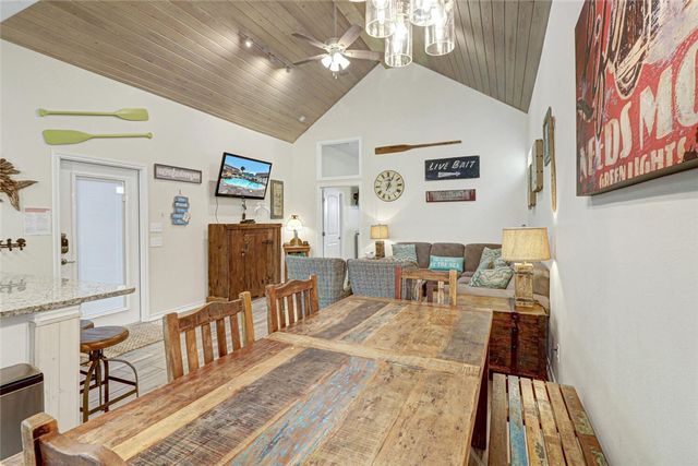 2212 State Highway 361 204, Port Aransas, TX 78373