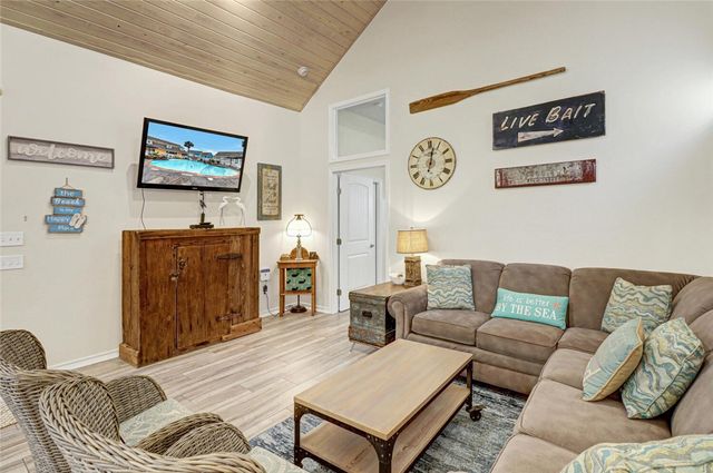 2212 State Highway 361 204, Port Aransas, TX 78373