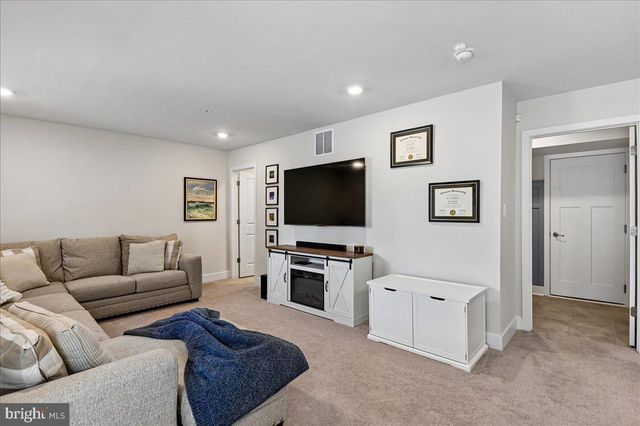 612 LAKEMONT DR, Glen Burnie, MD 21060