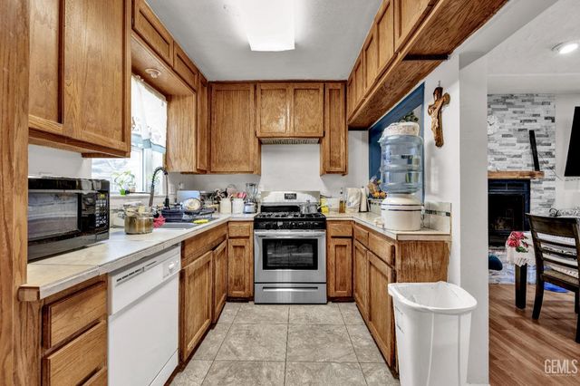 1504 Stockton Avenue, Bakersfield, CA 93308