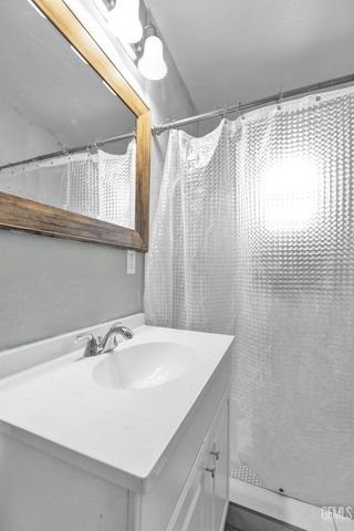 1504 Stockton Avenue, Bakersfield, CA 93308