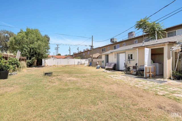 1504 Stockton Avenue, Bakersfield, CA 93308