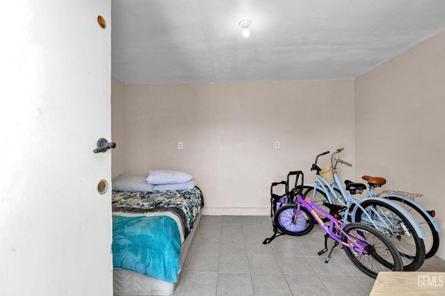 1504 Stockton Avenue, Bakersfield, CA 93308