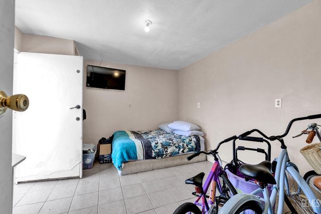 1504 Stockton Avenue, Bakersfield, CA 93308