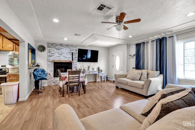 1504 Stockton Avenue, Bakersfield, CA 93308