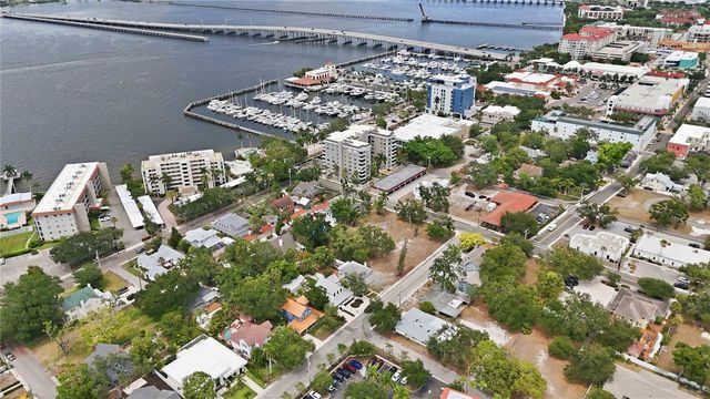 204 15TH STREET W, Bradenton, FL 34205