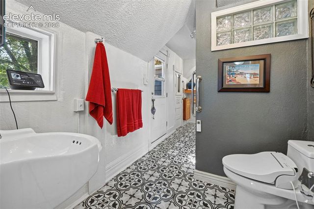 323 E Boulder Street, Colorado Springs, CO 80903