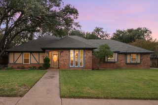 1504 Arrowhead Drive, Pantego, TX 76013