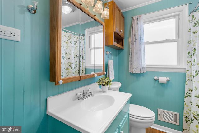 48 FAIRGROUND AVE, Taneytown, MD 21787
