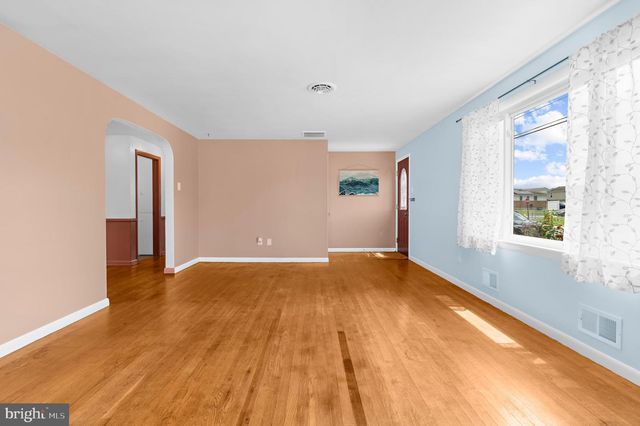 48 FAIRGROUND AVE, Taneytown, MD 21787