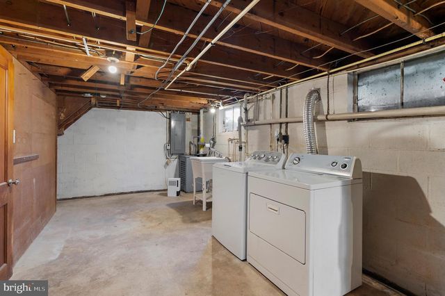 48 FAIRGROUND AVE, Taneytown, MD 21787