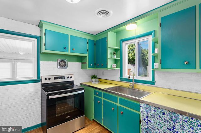 48 FAIRGROUND AVE, Taneytown, MD 21787