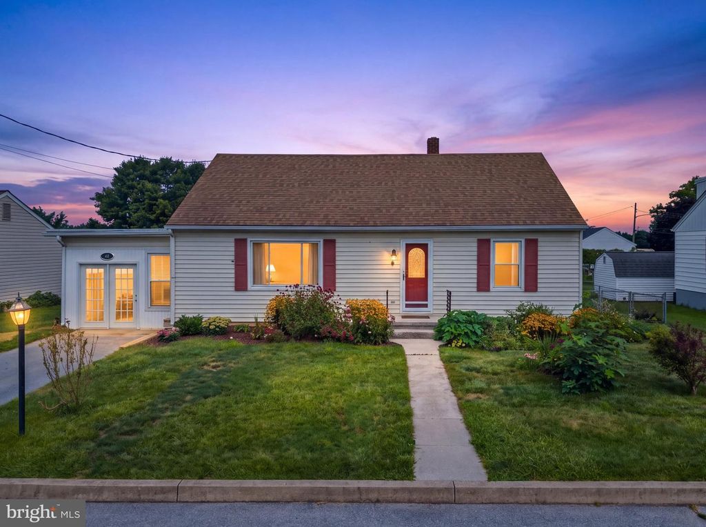 48 FAIRGROUND AVE, Taneytown, MD 21787