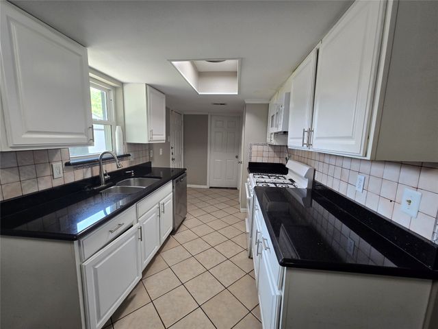 624 Oceanview Drive, Dallas, TX 75232