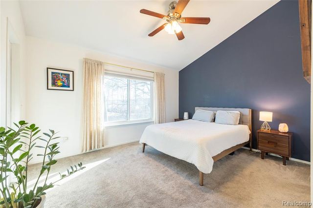 907 Huntclub Boulevard, Auburn Hills, MI 48326