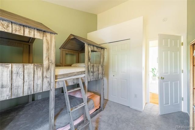 907 Huntclub Boulevard, Auburn Hills, MI 48326