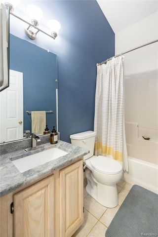 907 Huntclub Boulevard, Auburn Hills, MI 48326