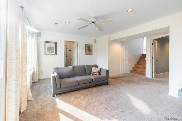 907 Huntclub Boulevard, Auburn Hills, MI 48326