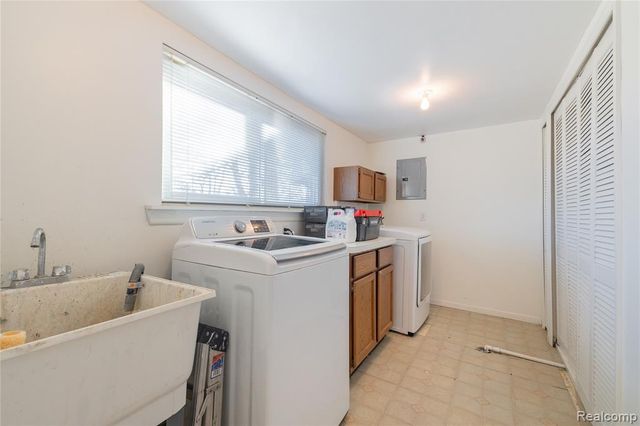 907 Huntclub Boulevard, Auburn Hills, MI 48326