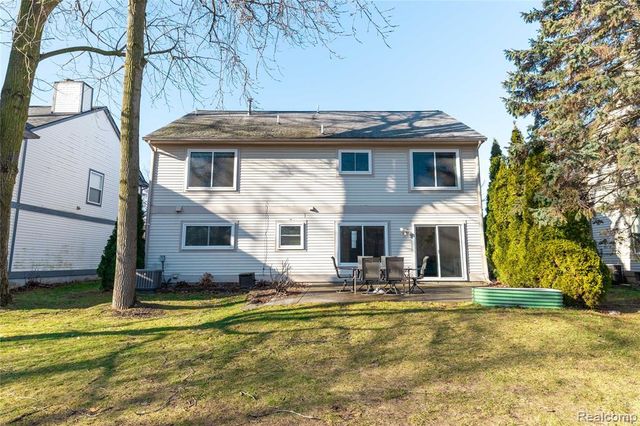 907 Huntclub Boulevard, Auburn Hills, MI 48326